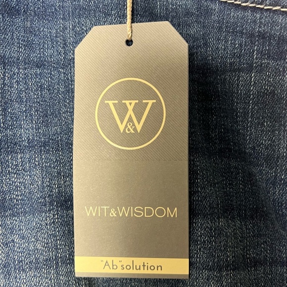 Wit & Wisdom Ab Solutions Blue Denim Shorts - Picture 5 of 9